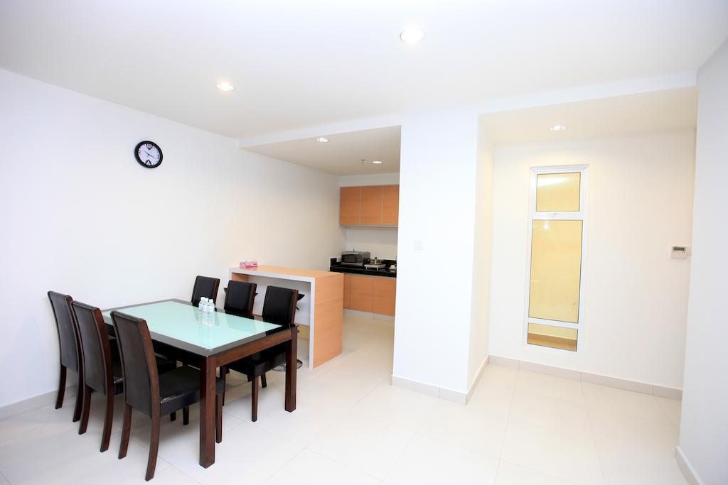 Merdeka Suites Hotel Miri Room photo