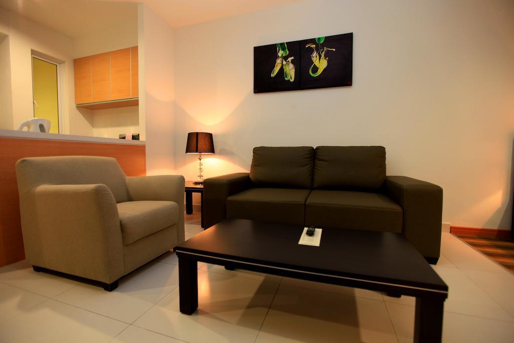 Merdeka Suites Hotel Miri Exterior photo