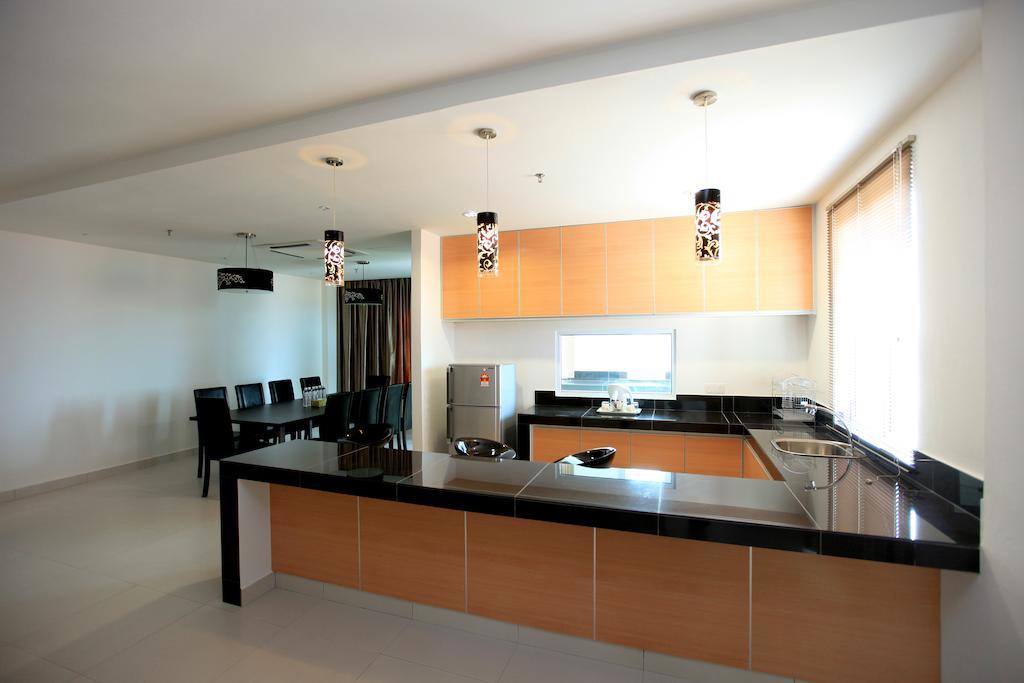 Merdeka Suites Hotel Miri Exterior photo